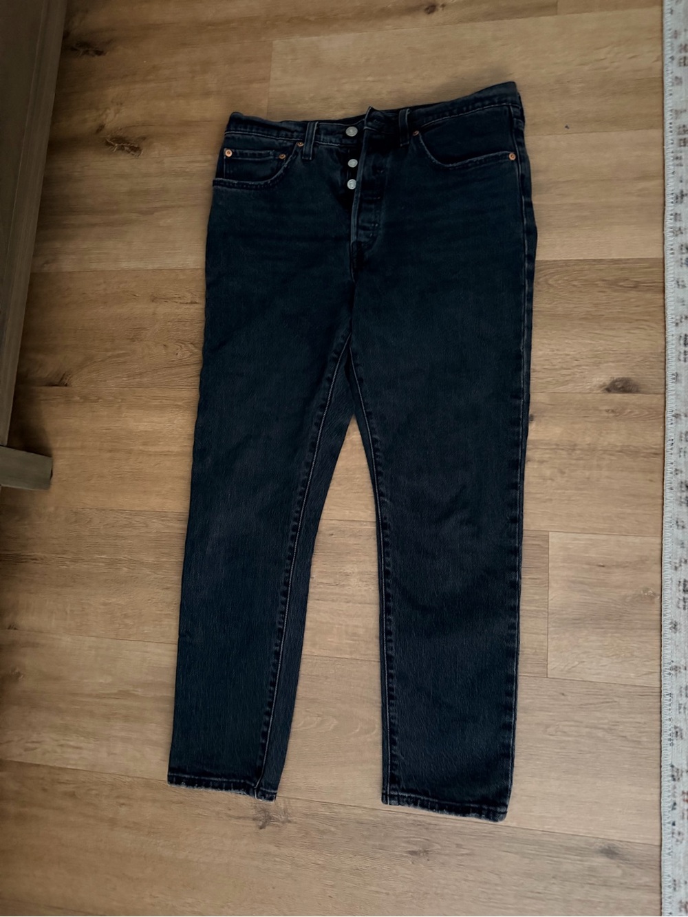 Levi's Women's Black Ankle Crop Jeans